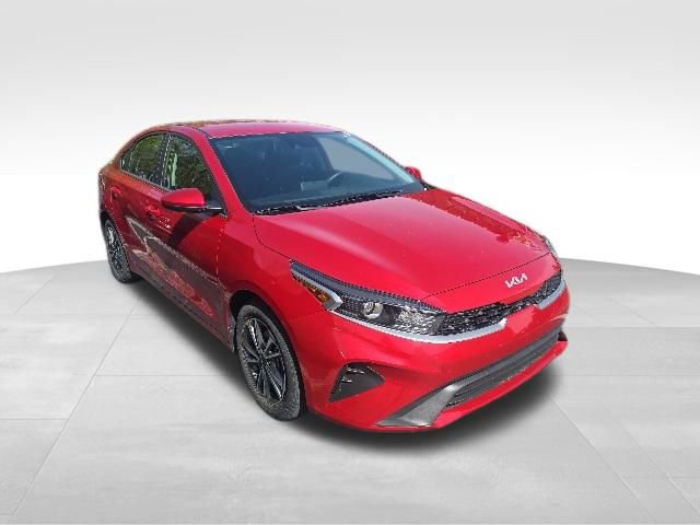 Used 2024 Kia Forte LXS FWD image 7