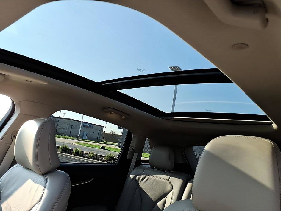 Used 2023 Lincoln Nautilus Reserve AWD/4WD image 19