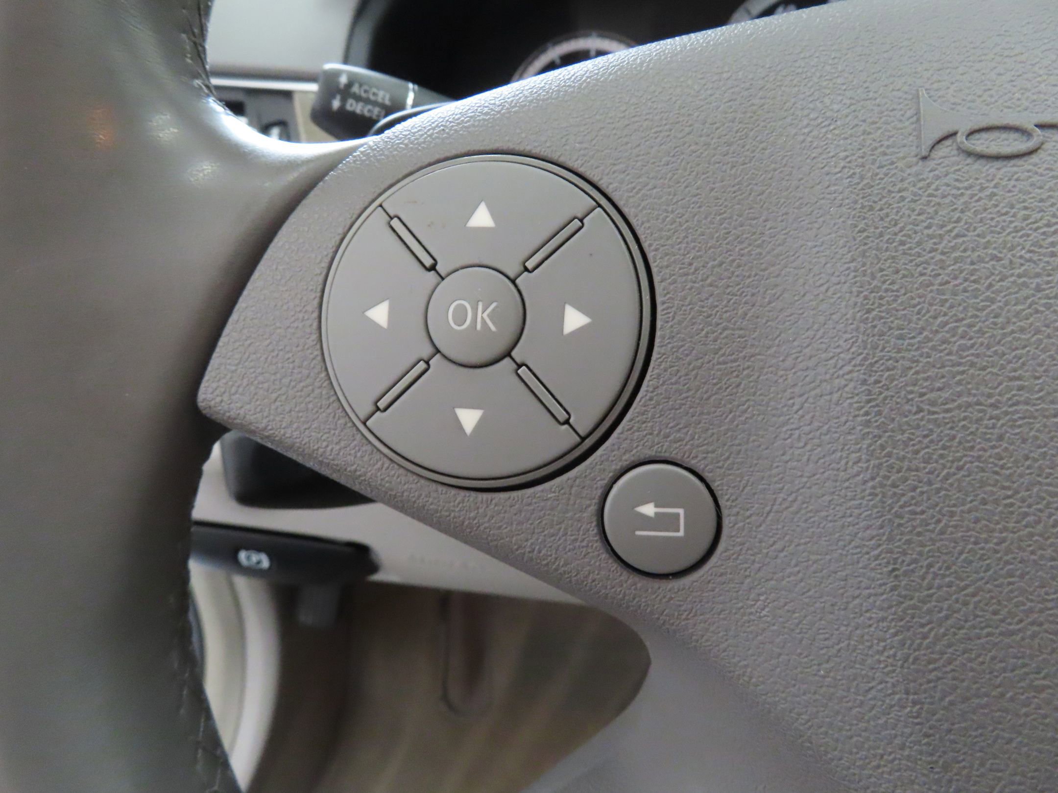 Used 2011 Mercedes-Benz E 350 Sedan image 13