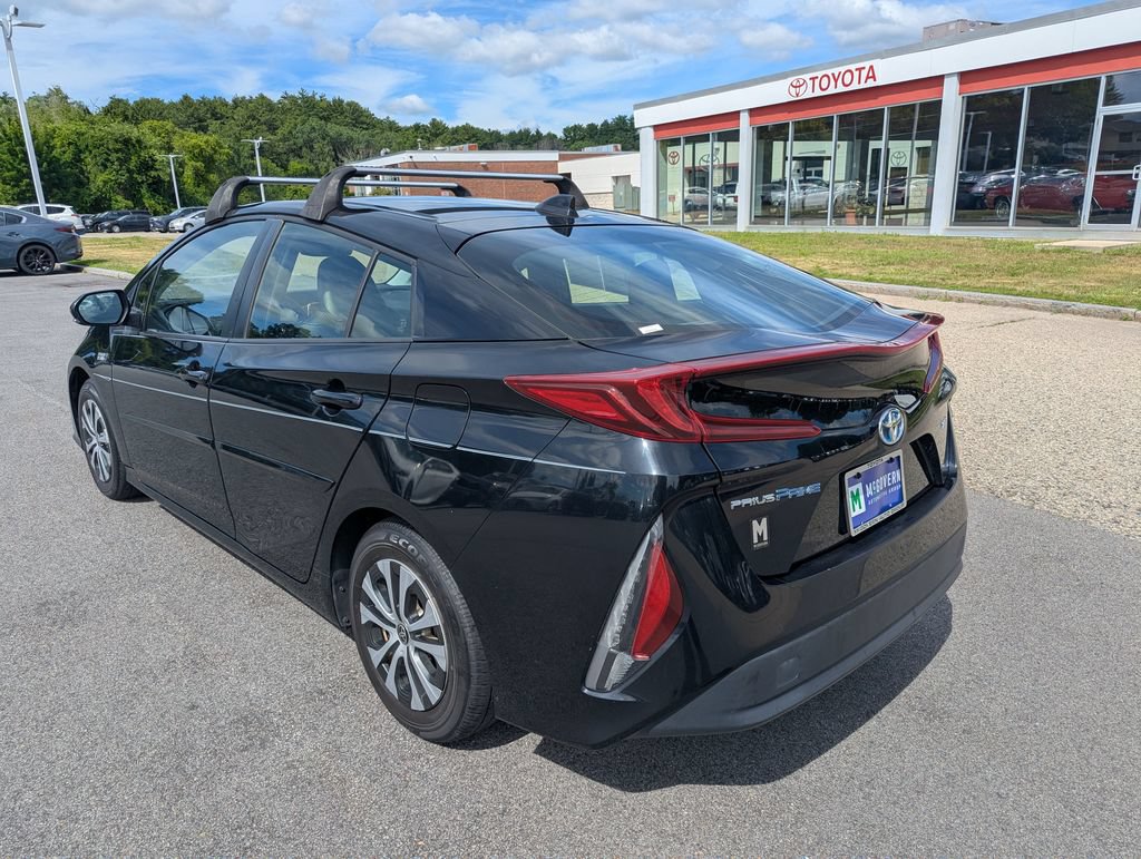 Used 2021 Toyota Prius Prime XLE FWD image 3