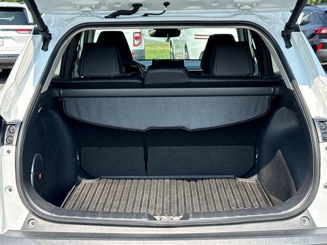 Used 2023 Toyota Corolla Cross XLE w/ Convenience Package FWD image 18