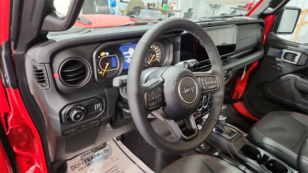 New 2026 Jeep Wrangler Unlimited Rubicon w/ Xtreme 35 Tire Package image 18