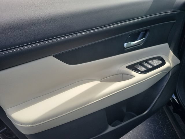Certified 2025 Nissan Murano SV AWD/4WD image 14