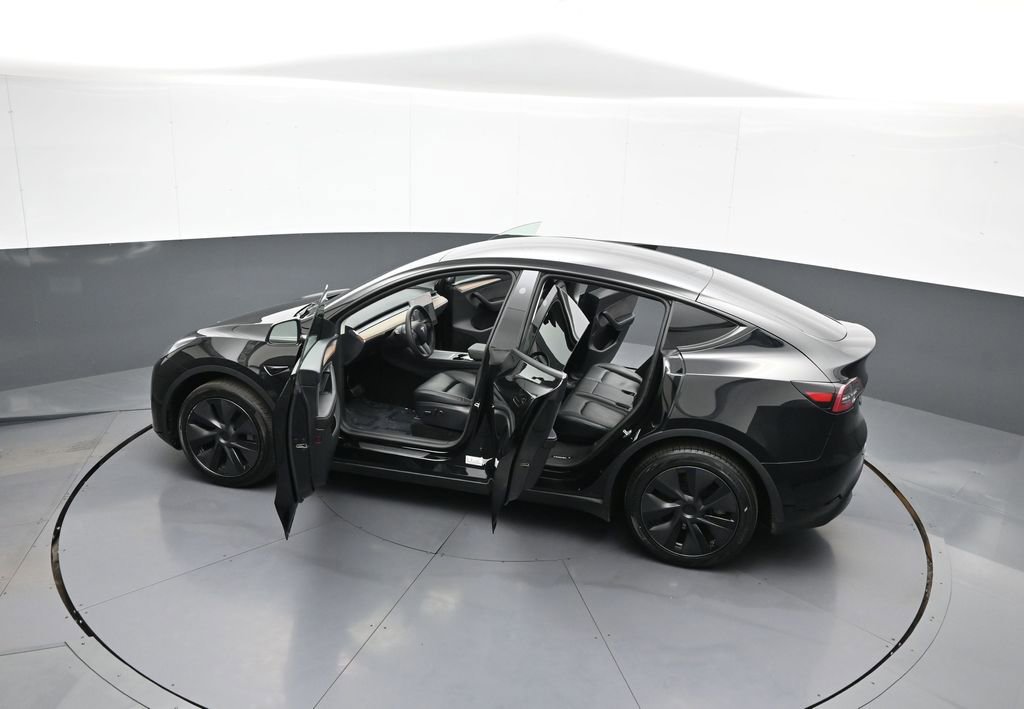 Used 2025 Tesla Model Y Long Range AWD/4WD image 30
