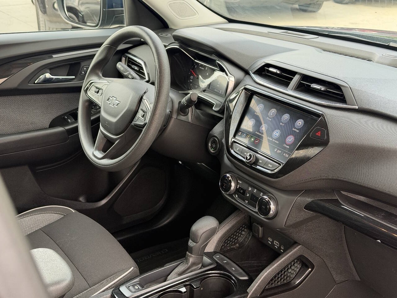 Used 2021 Chevrolet TrailBlazer LT w/ Convenience Package FWD image 8