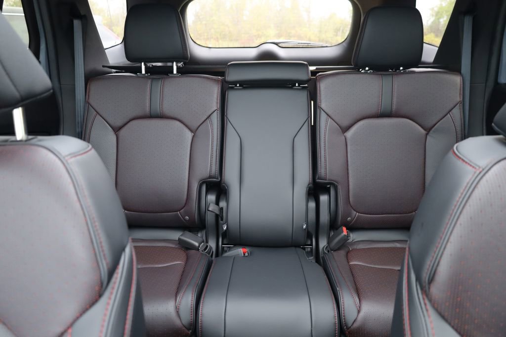 New 2025 Honda Pilot Black Edition image 28