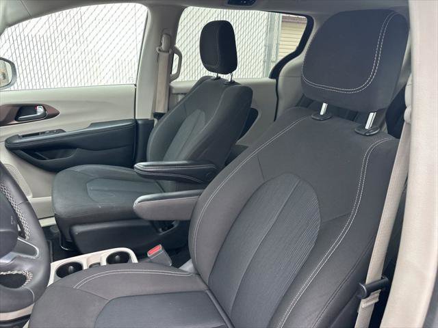 Certified 2023 Chrysler Voyager LX FWD image 12