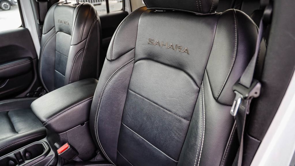 Used 2023 Jeep Wrangler Unlimited Sahara AWD/4WD image 30