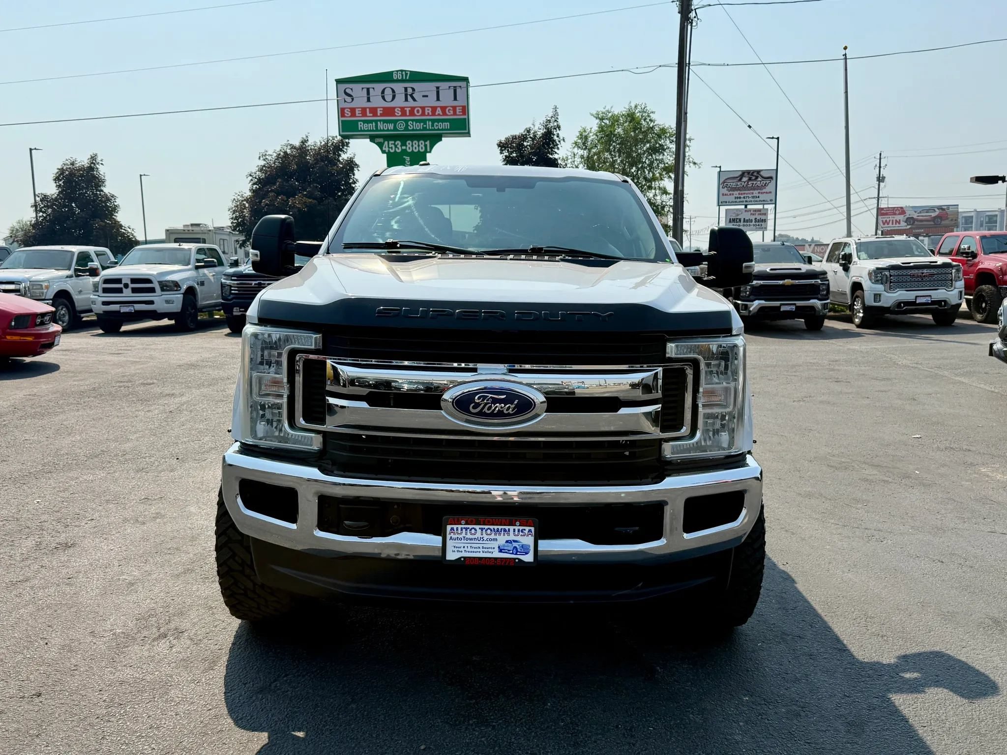 Used 2017 Ford F350 XLT w/ Camper Package AWD/4WD image 8