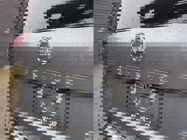 Used 2023 Nissan Rogue SV image 13