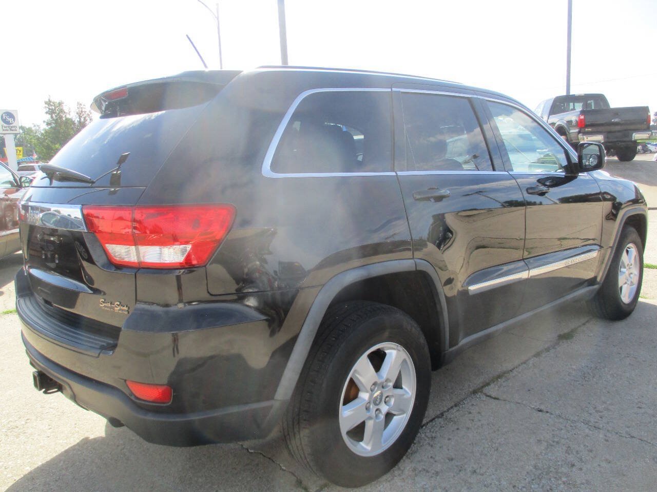 Used 2012 Jeep Grand Cherokee Laredo AWD/4WD image 7