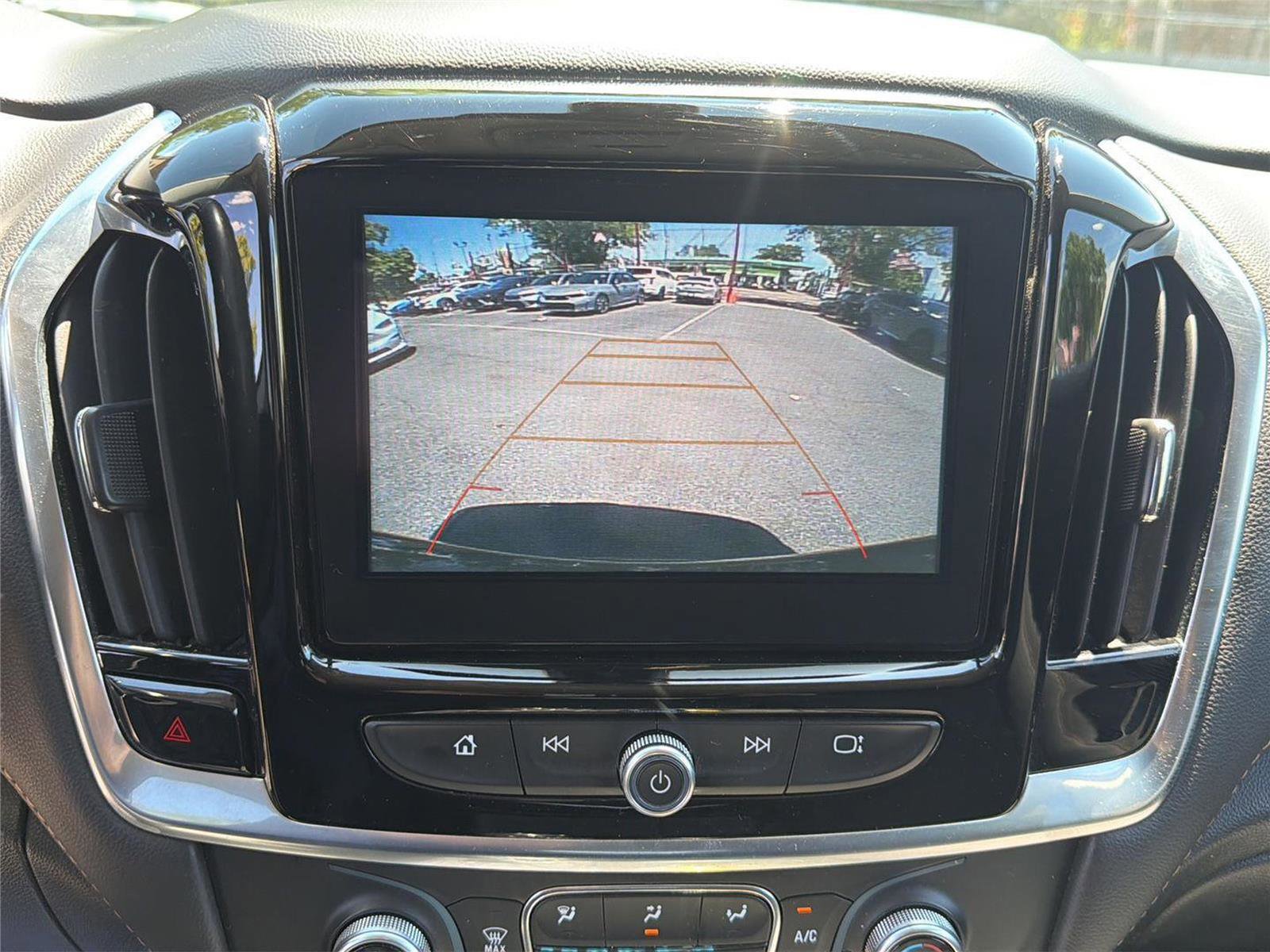 Used 2019 Chevrolet Traverse LT AWD/4WD image 18