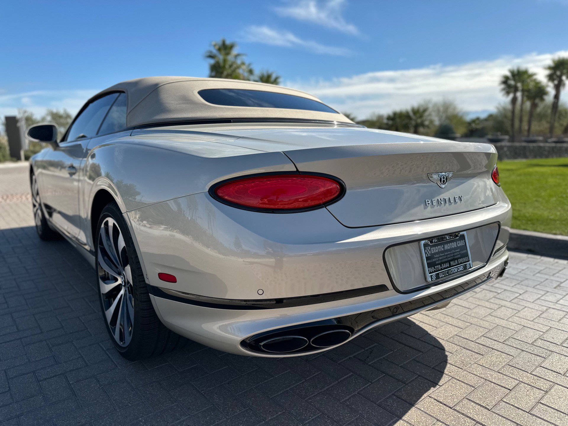 Used 2024 Bentley Continental GT V8 image 22