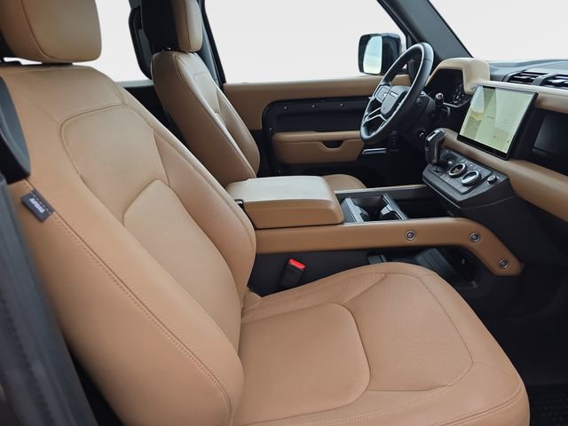 Used 2025 Land Rover Defender 90 X-Dynamic SE image 10