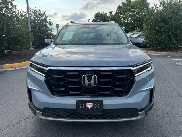 Used 2025 Honda Pilot Touring image 2