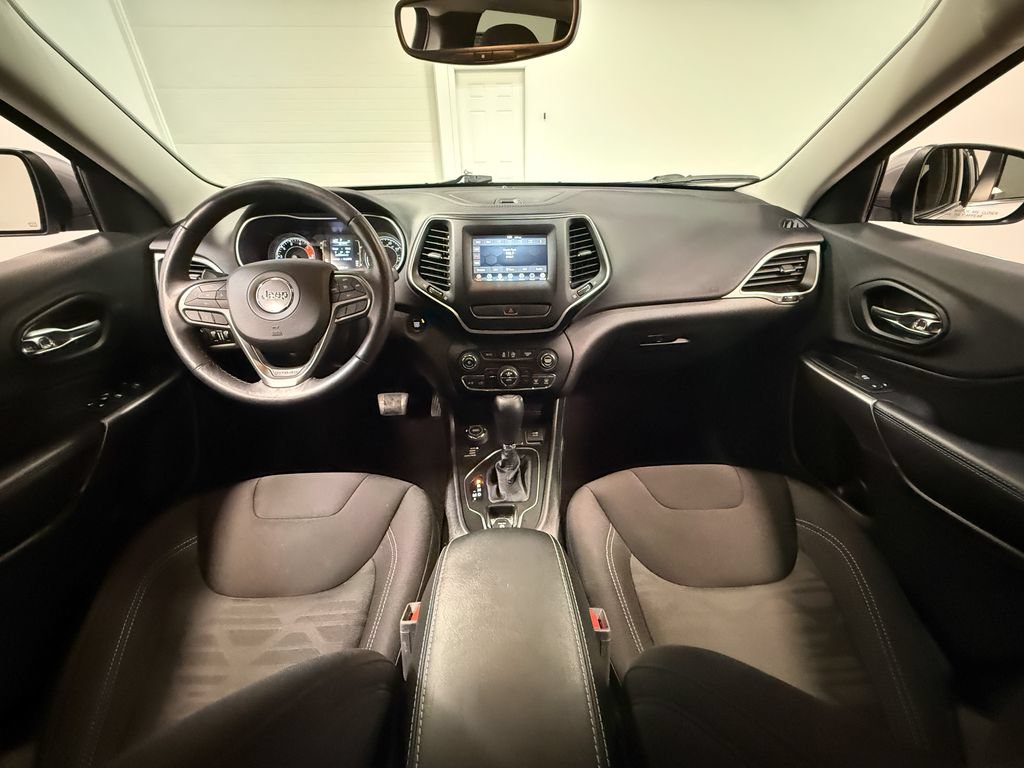 Used 2019 Jeep Cherokee Latitude w/ Comfort & Convenience Group AWD/4WD image 69