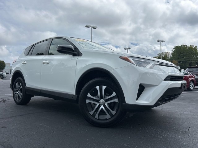 Used 2018 Toyota RAV4 LE image 3
