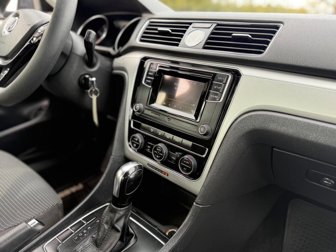 Used 2017 Volkswagen Passat 1.8T S image 24