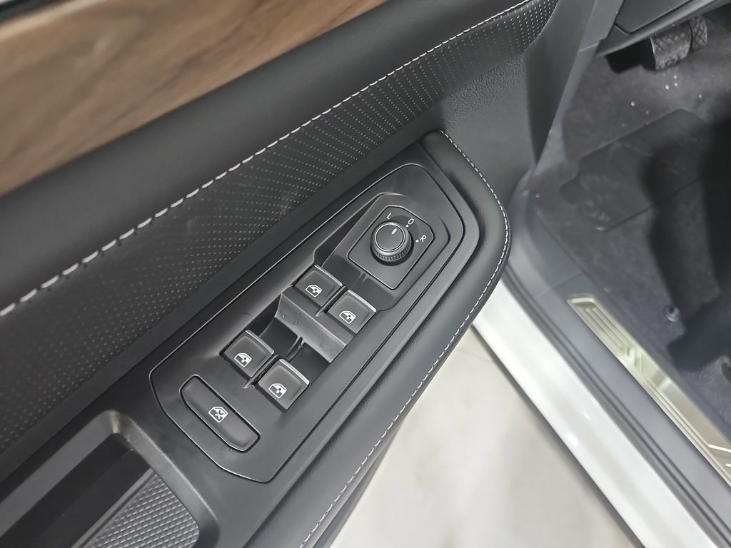 New 2026 Volkswagen Atlas SE image 11