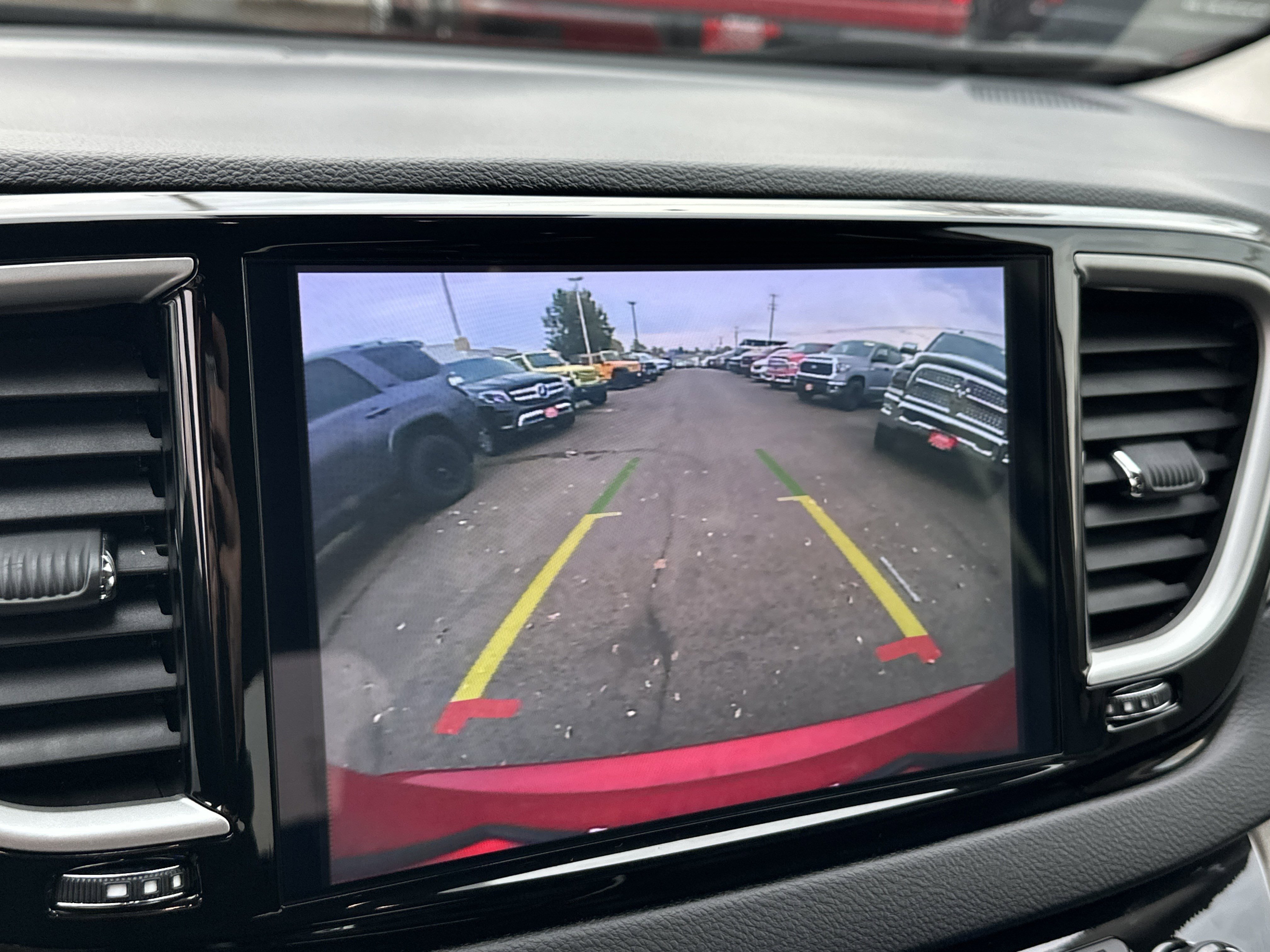 Used 2024 Chrysler Pacifica Touring-L image 21