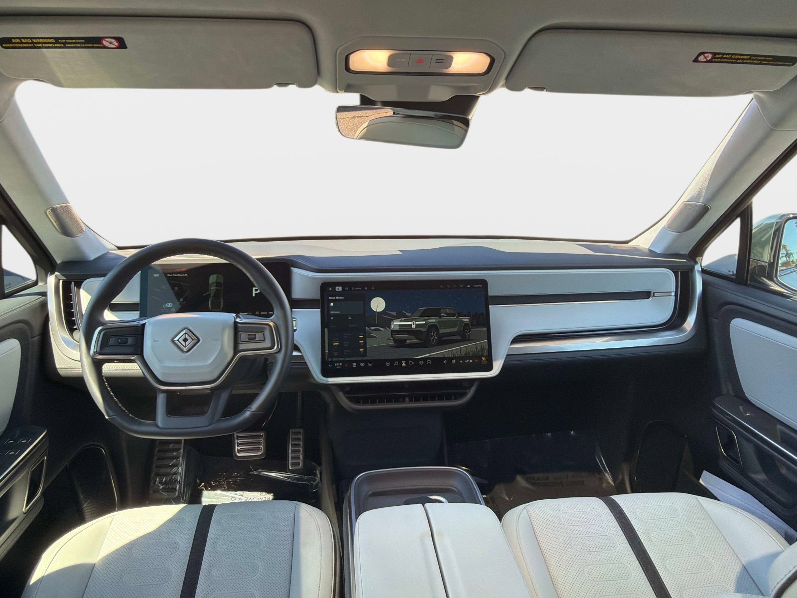 Used 2024 Rivian R1T Adventure image 38