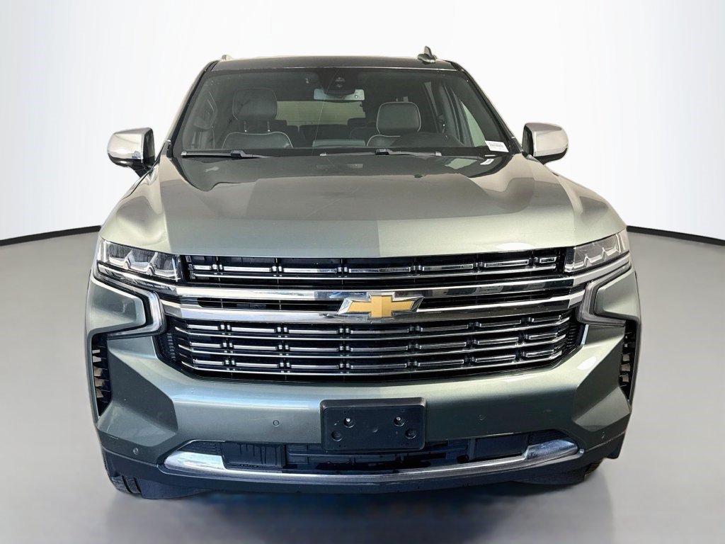 Used 2023 Chevrolet Suburban Premier AWD/4WD image 2