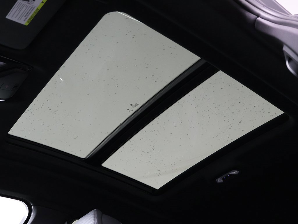 Used 2025 BMW X6 xDrive40i w/ Climate Comfort Package image 21