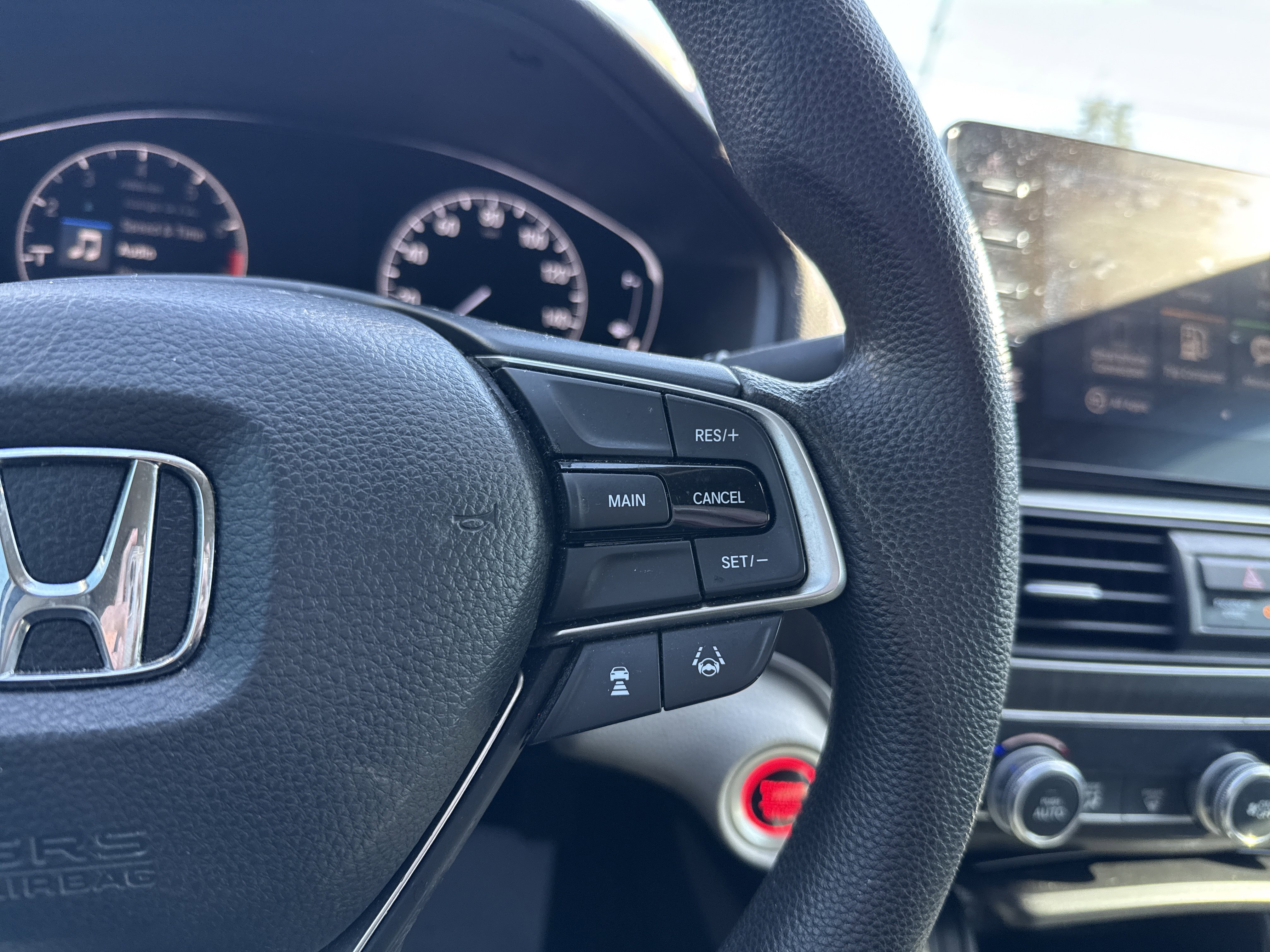 Used 2018 Honda Accord EX image 18