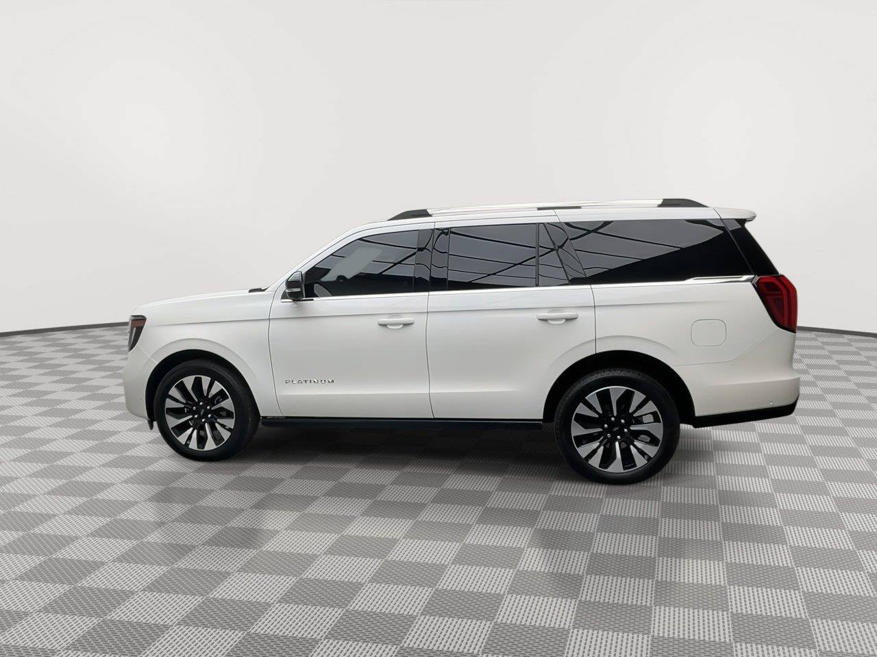 Certified 2025 Ford Expedition Platinum w/ Driver's Package AWD/4WD image 44