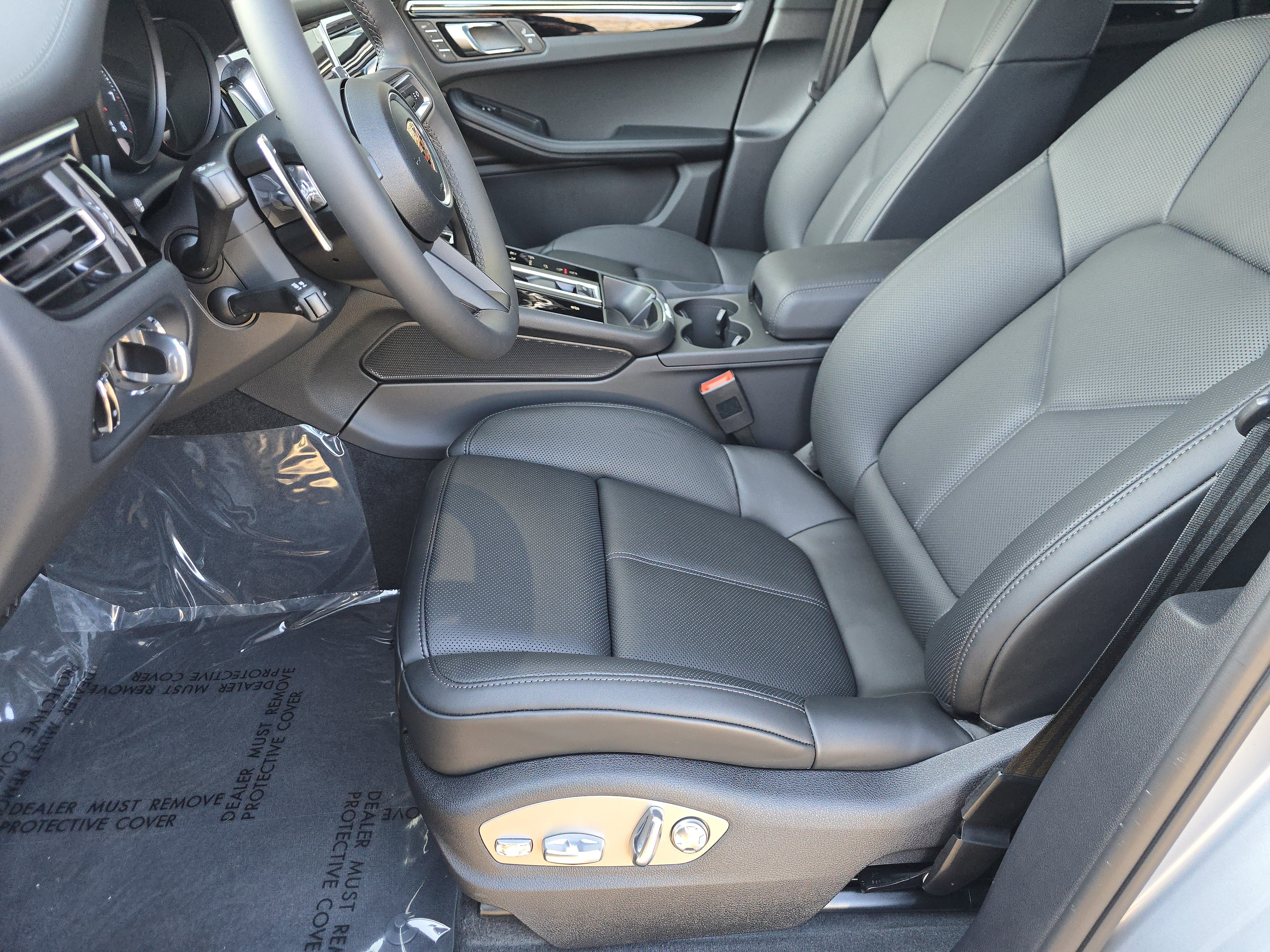 New 2026 Porsche Macan image 5