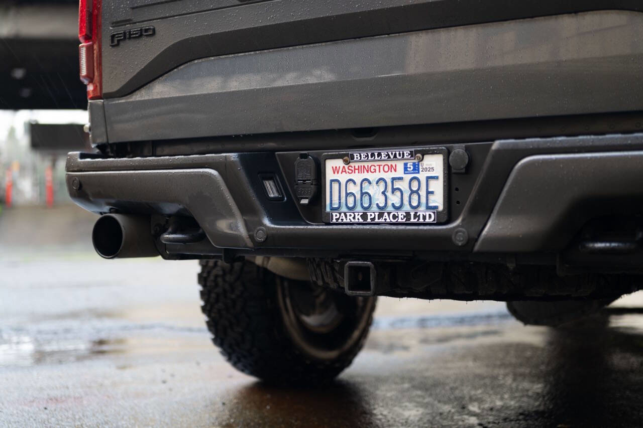 Used 2017 Ford F150 Raptor w/ Equipment Group 802A Luxury image 35