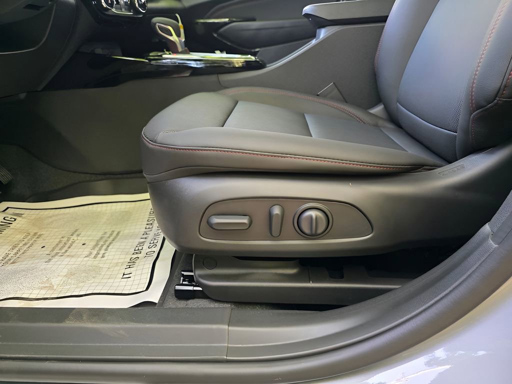 New 2026 Chevrolet Equinox LT w/ Safety and Technology Package FWD image 16
