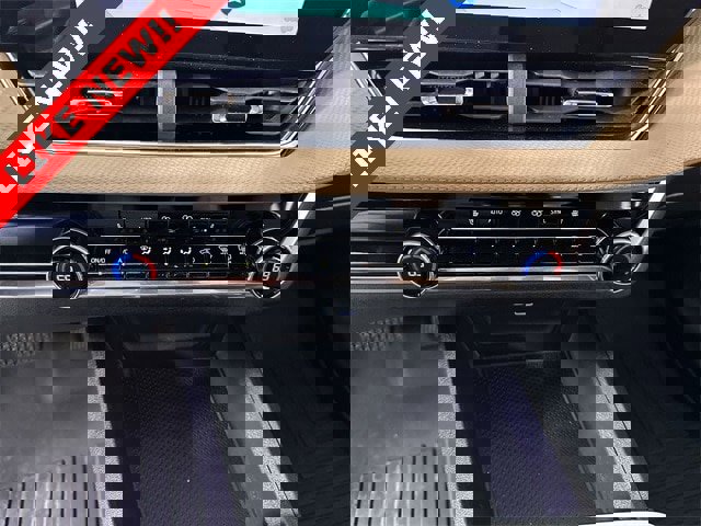 Used 2025 Chevrolet Equinox ACTIV w/ Safety and Technology Package image 17