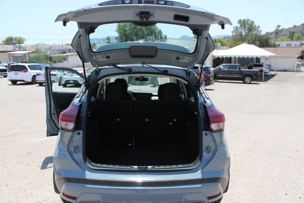 Used 2021 Nissan Kicks SV FWD image 10