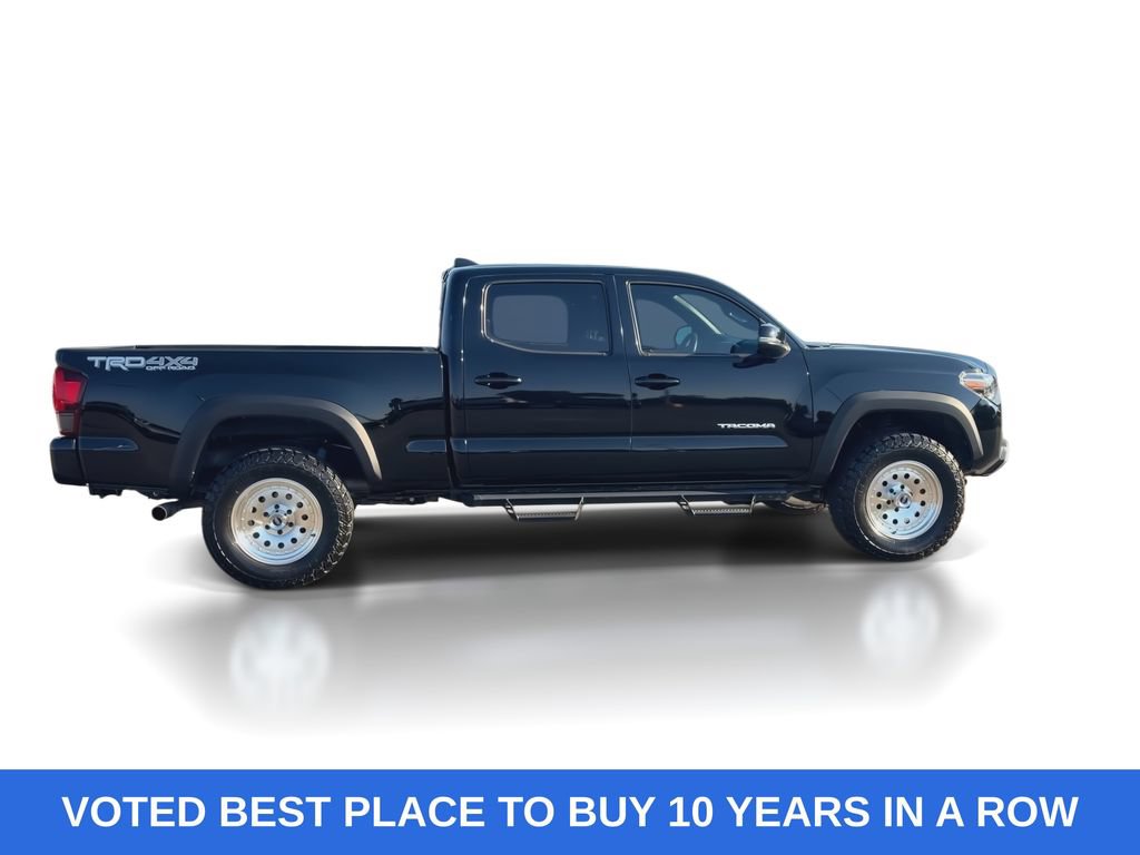Used 2019 Toyota Tacoma TRD Off-Road w/ Technology Package AWD/4WD image 9