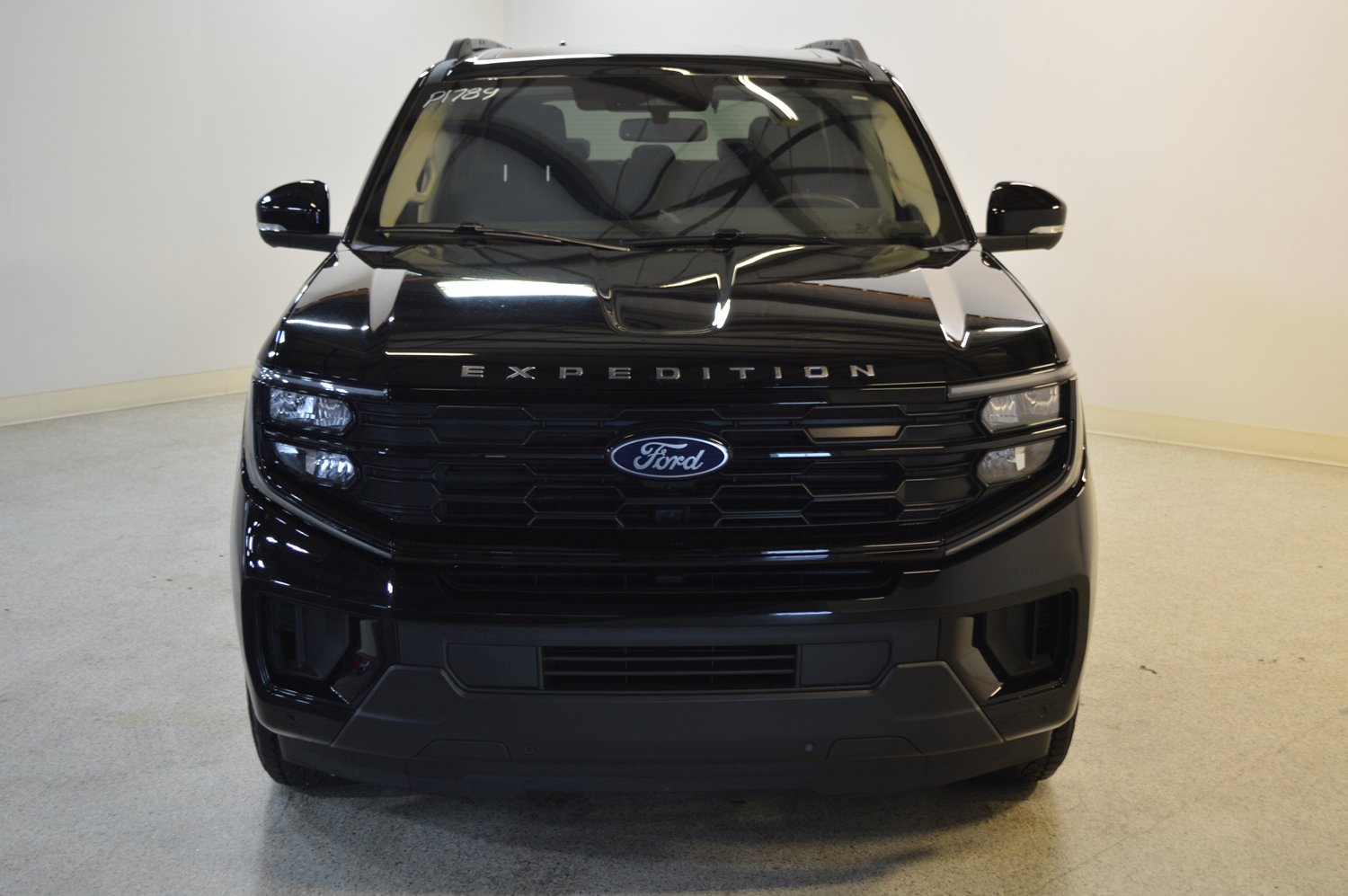 Used 2025 Ford Expedition Active image 8