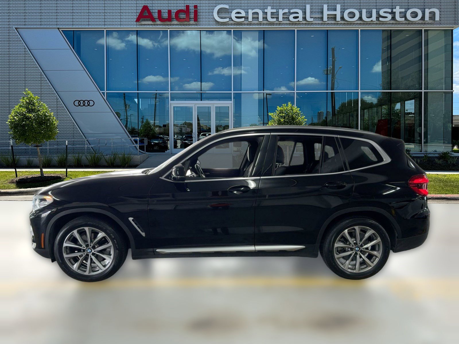 Used 2019 BMW X3 sDrive30i image 2