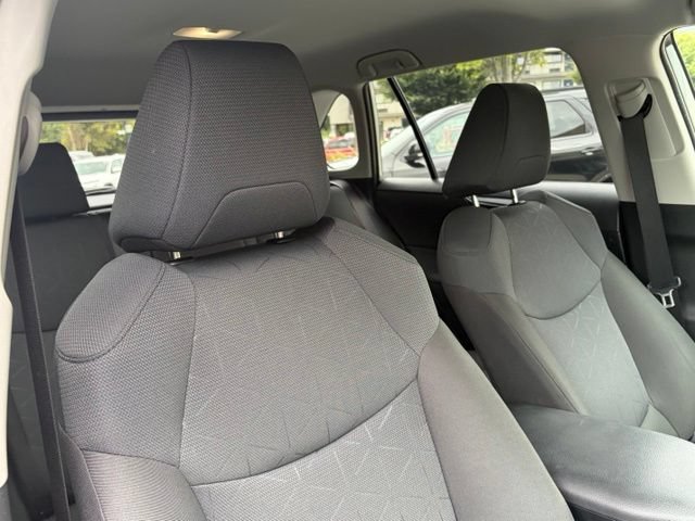 Used 2025 Toyota RAV4 XLE AWD/4WD image 29