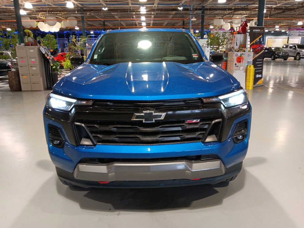 Used 2024 Chevrolet Colorado Z71 w/ Z71 Convenience Package 2 image 3