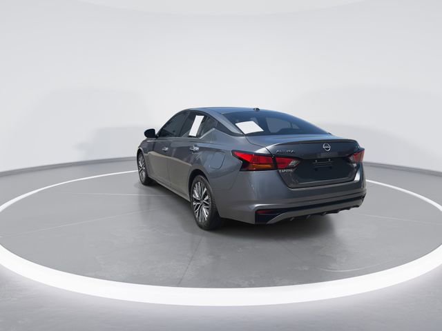 Used 2024 Nissan Altima 2.5 SV FWD image 6