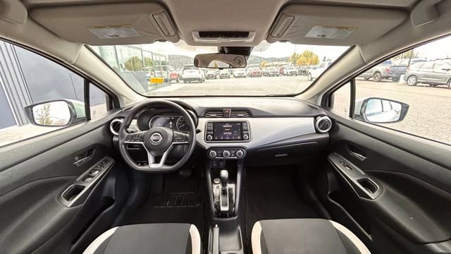 Used 2021 Nissan Versa SV FWD image 11