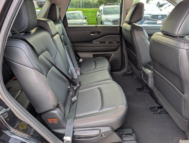 Certified 2024 Nissan Pathfinder SL AWD/4WD image 12