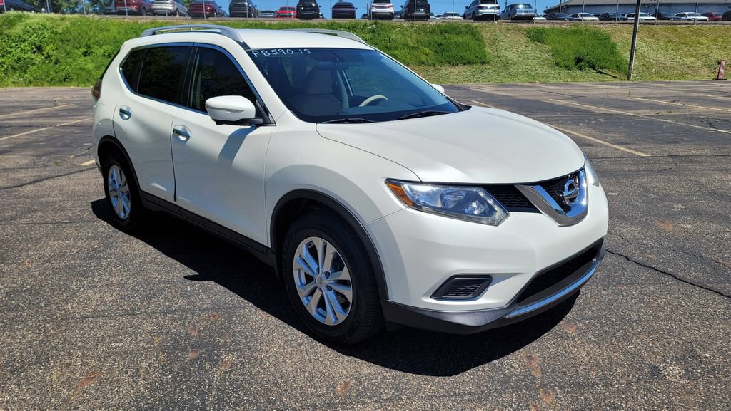 Used 2015 Nissan Rogue SV w/ SV Premium Package FWD image 16