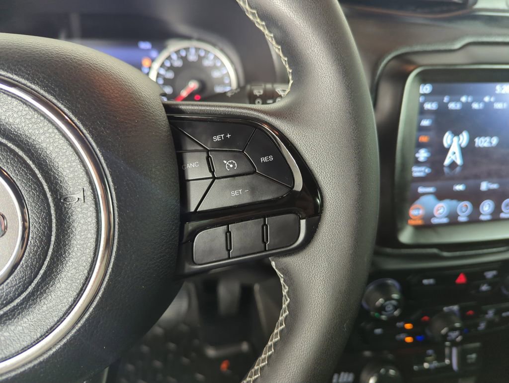 Used 2021 Jeep Renegade Latitude image 23