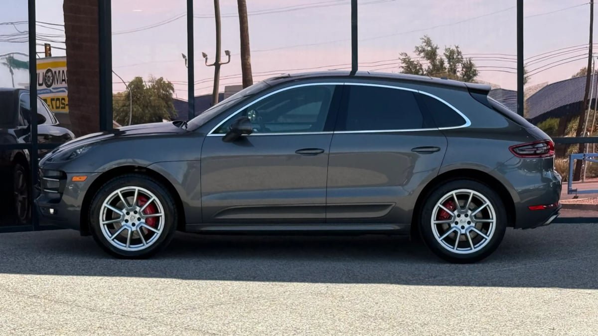 Used 2016 Porsche Macan Turbo AWD/4WD image 4