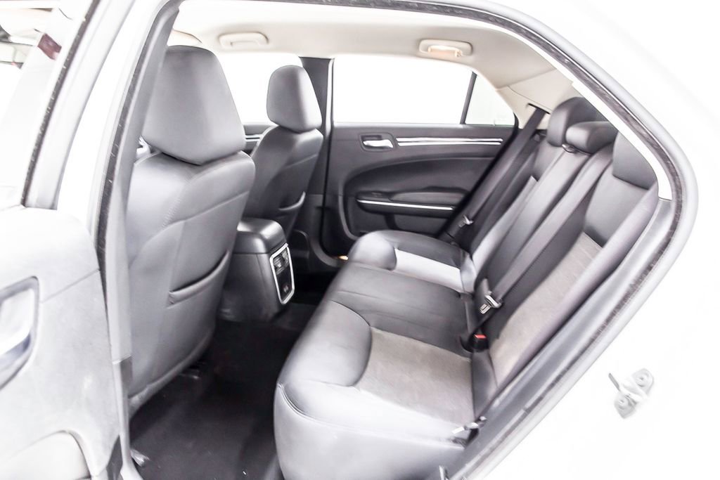 Used 2023 Chrysler 300 Touring w/ Sport Appearance Package image 21