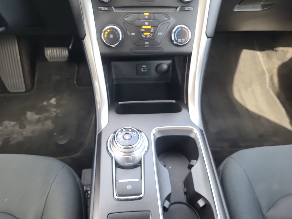 Used 2018 Ford Fusion SE FWD image 11