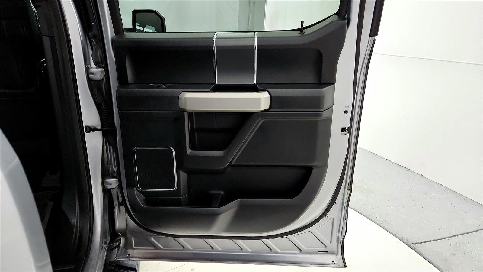 Used 2020 Ford F150 Lariat image 19