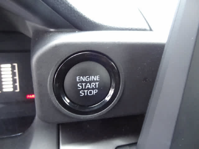 Used 2025 Toyota Tacoma SR5 AWD/4WD image 20