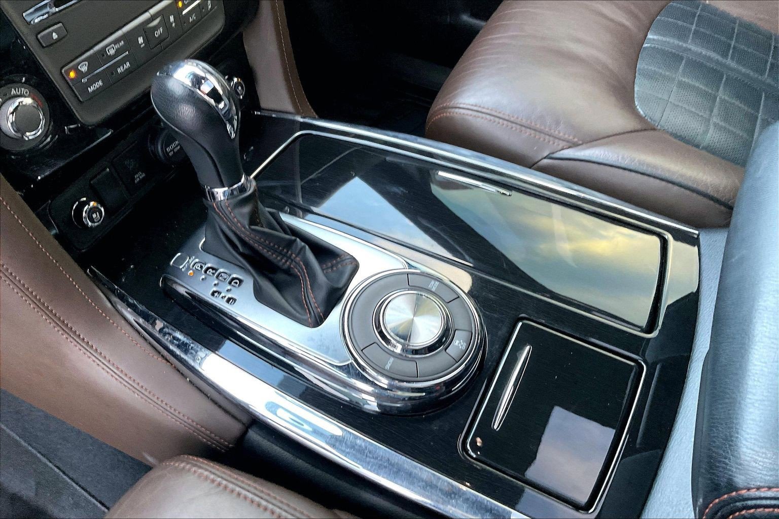 Used 2020 Nissan Armada Platinum w/ Platinum Reserve Package image 14